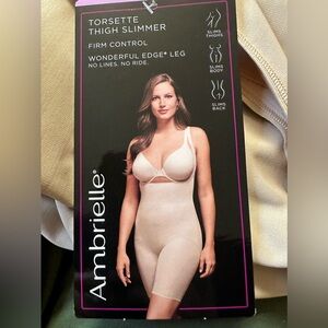 NWT- Ambrielle Wonderful Edge® Wear Your Own Bra Body Shaper 129-3019 NUDE LARGE